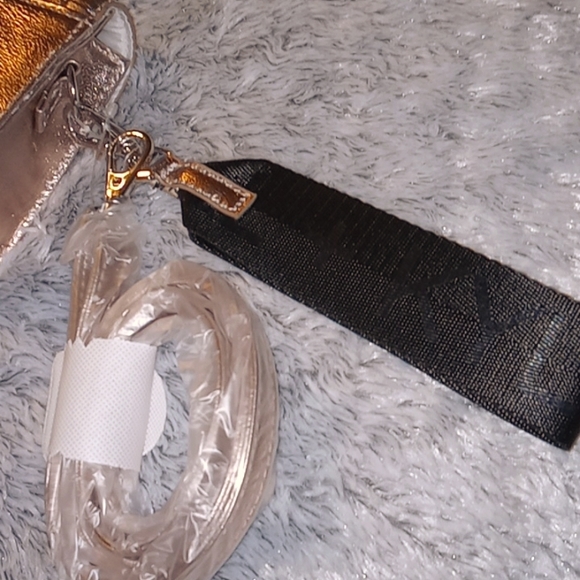 Kendell + Kylie wallet  💕 - Picture 6 of 12